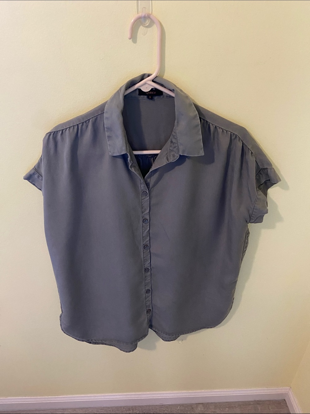 Quince Casual Short-Sleeve Button-Down Shirt in Olive - Picture 2 of 6